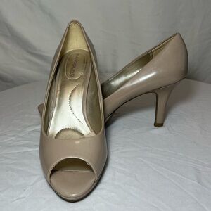 Bandolino B Flexible Peep-Toe Patent Leather Pumps - Nude - Size 8.5